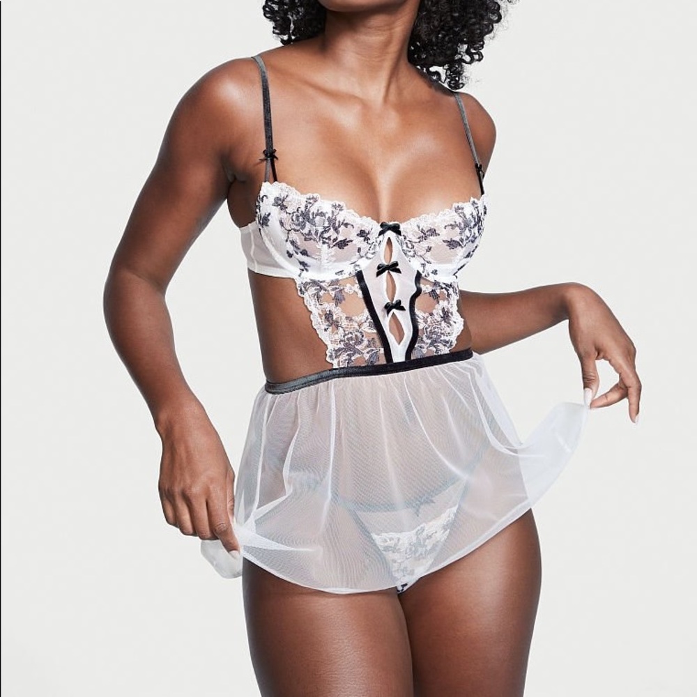VS Wicked Embroidered Babydoll